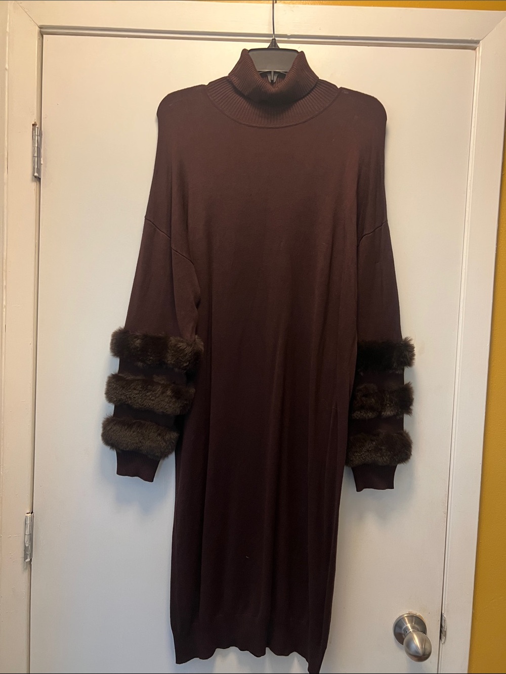Chic Midi Dress with Faux Fur Sleeves